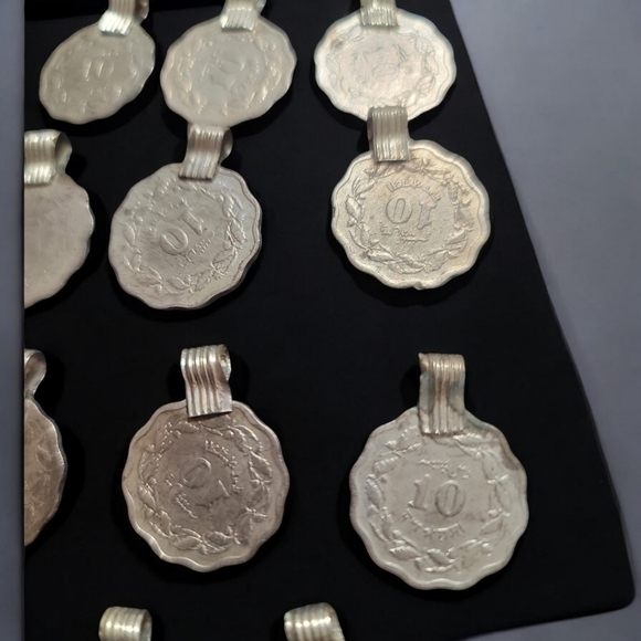⛓️New Vintage⛓️11 Pieces of Middle East Coin Pendants - Picture 4 of 10